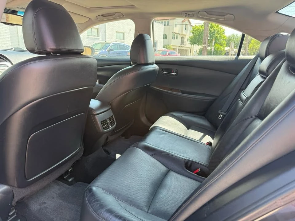 2010 Lexus ES 5th Gen - Image 13 of 18