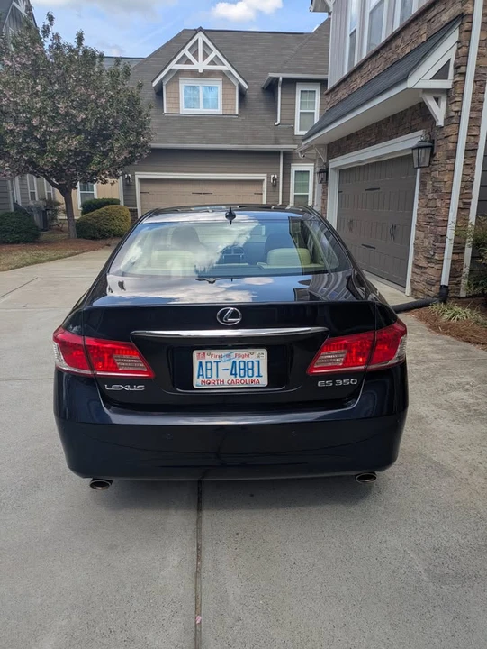 2010 Lexus ES 5th Gen - Image 3 of 20
