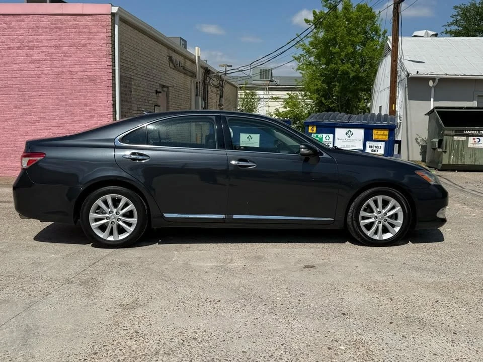 2010 Lexus ES 5th Gen - Image 5 of 18