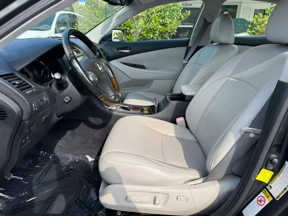 2010 Lexus ES 5th Gen - Image 8 of 20