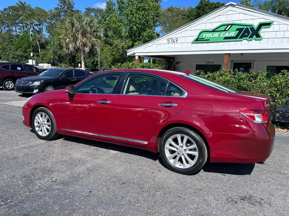 2010 Lexus ES 5th Gen - Image 4 of 20