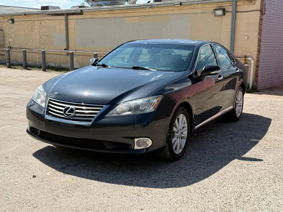 2010 Lexus ES 5th Gen - Image 2 of 18