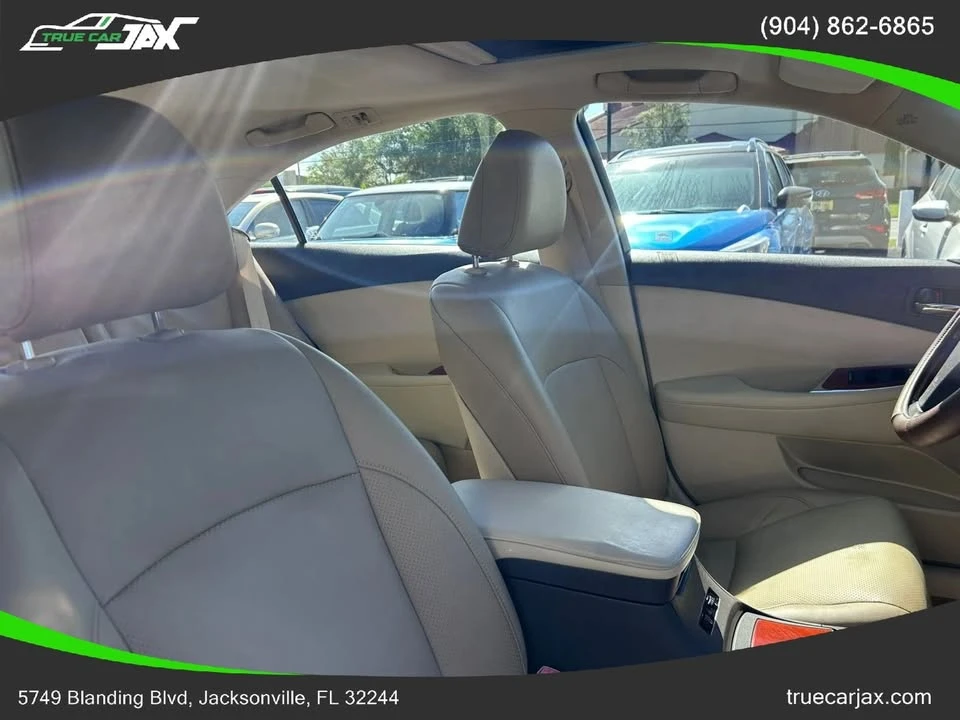 2010 Lexus ES 5th Gen - Image 13 of 20