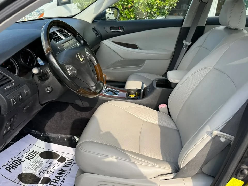 2010 Lexus ES 5th Gen - Image 7 of 20