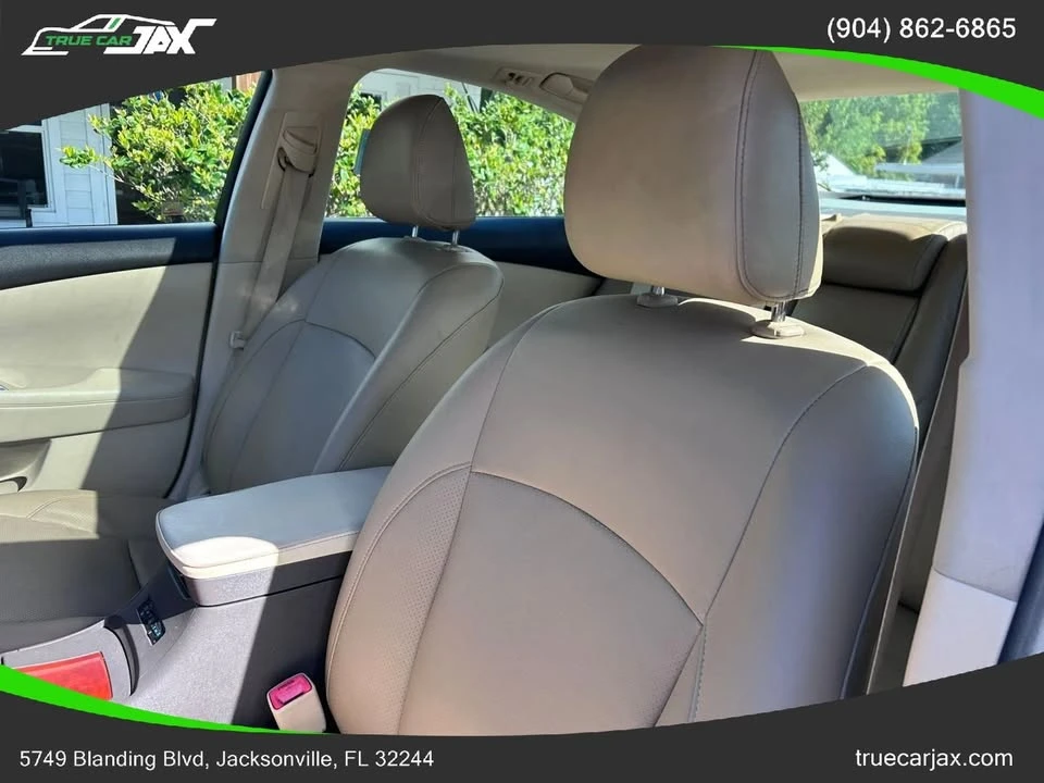 2010 Lexus ES 5th Gen - Image 19 of 20