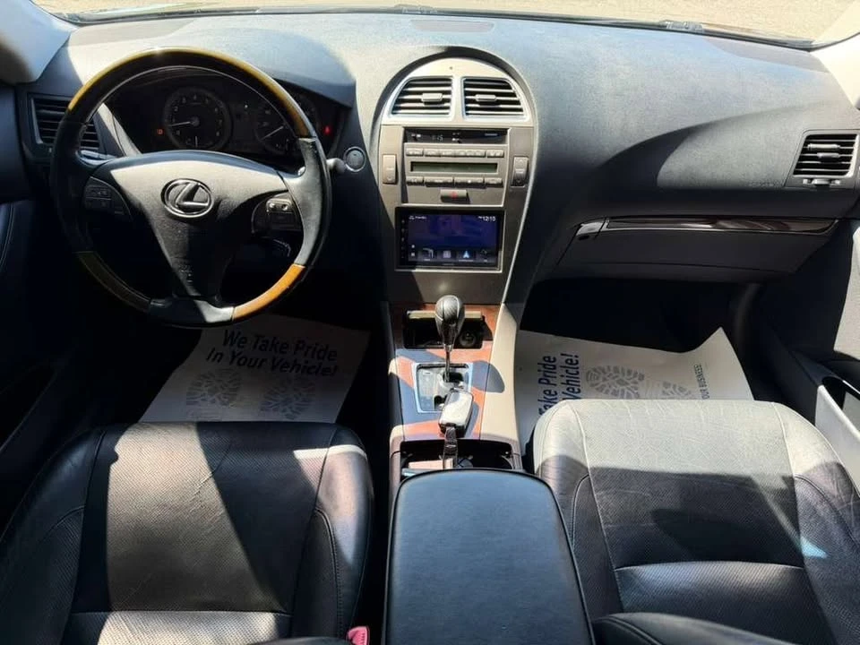 2010 Lexus ES 5th Gen - Image 13 of 20