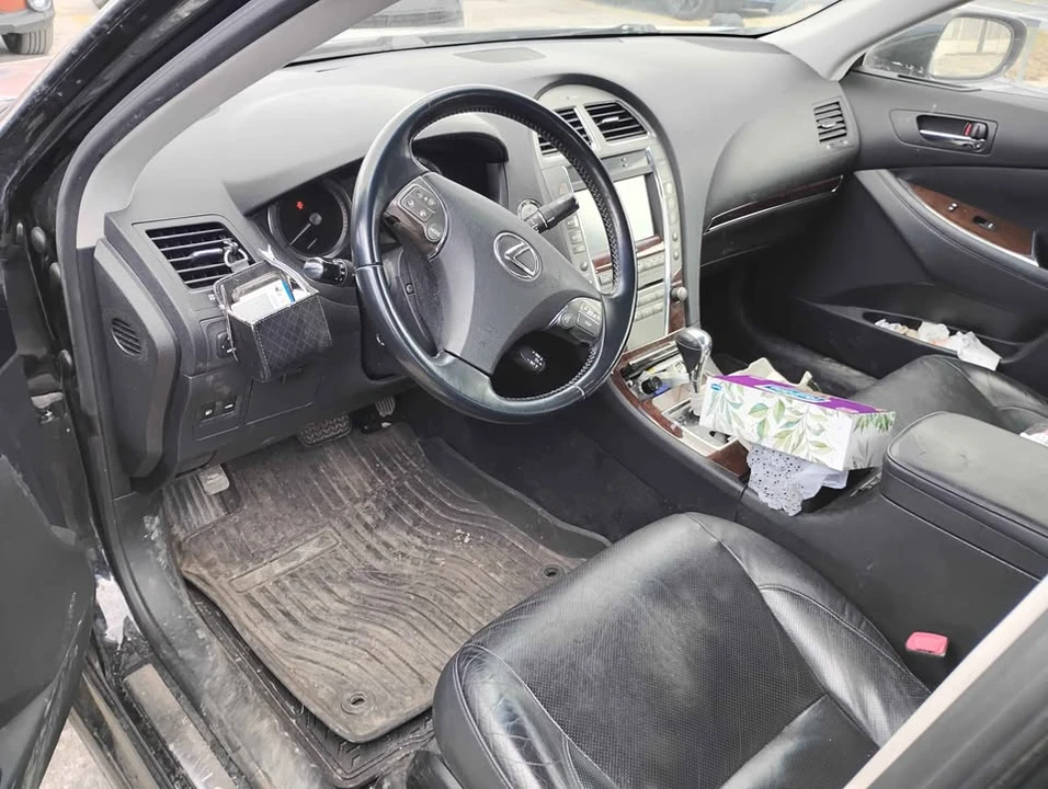 2010 Lexus ES 5th Gen - Image 4 of 6