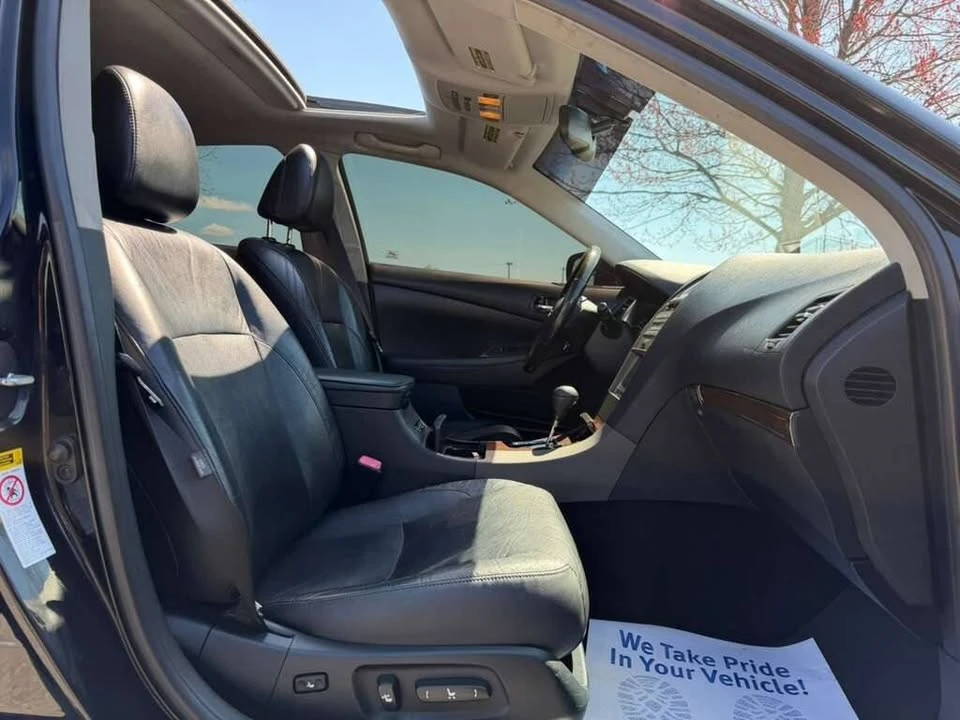 2010 Lexus ES 5th Gen - Image 13 of 19
