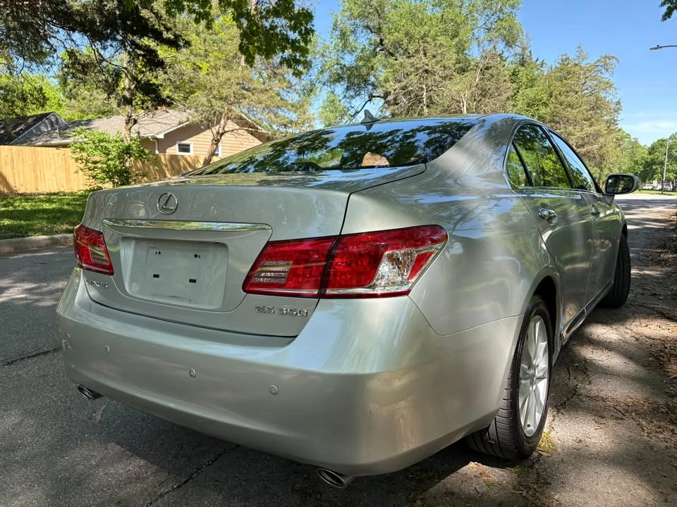 2010 Lexus ES 5th Gen - Image 6 of 20