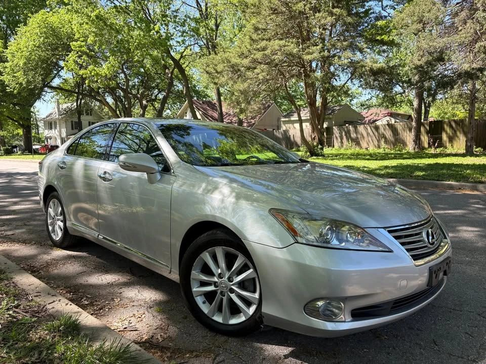 2010 Lexus ES 5th Gen - Image 8 of 20
