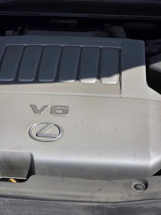 2010 Lexus ES 5th Gen - Image 2 of 11