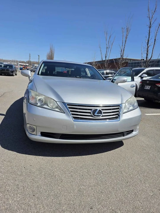 2010 Lexus ES 5th Gen - Image 3 of 11