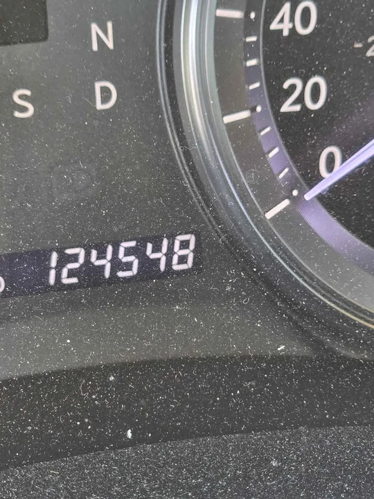 2010 Lexus ES 5th Gen - Image 11 of 11