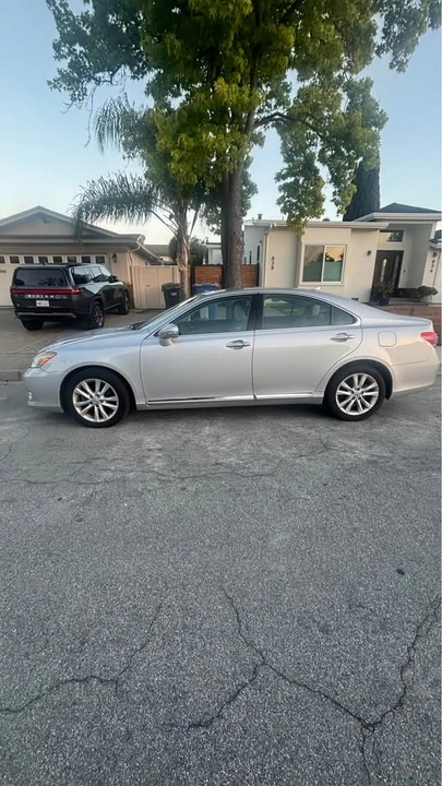 2010 Lexus ES 5th Gen - Image 2 of 8