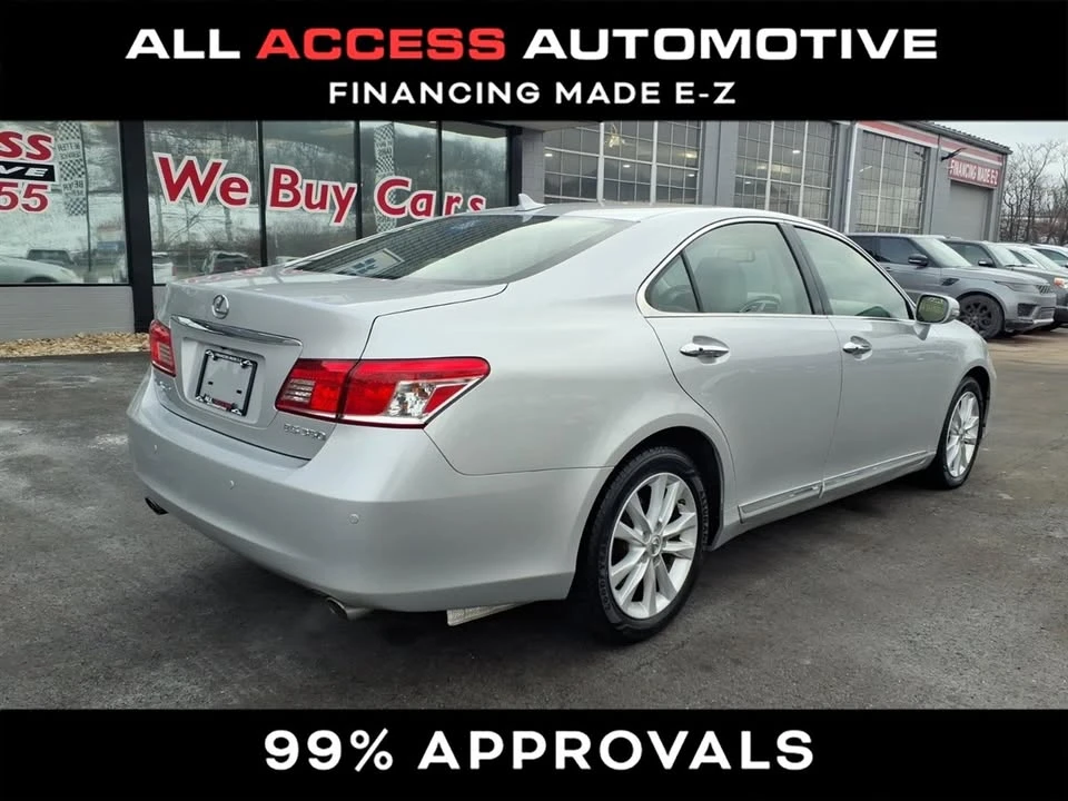 2010 Lexus ES 5th Gen - Image 2 of 15