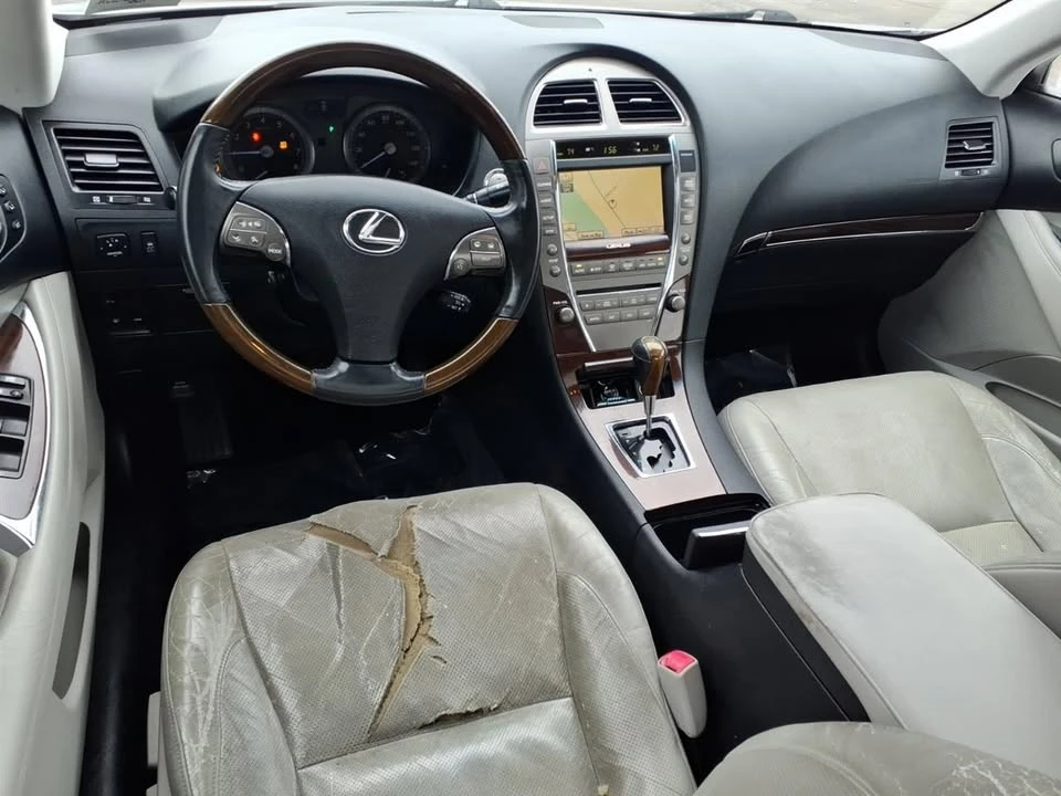 2010 Lexus ES 5th Gen - Image 10 of 15