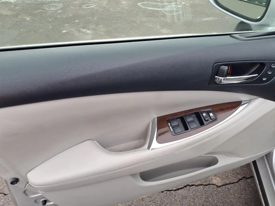 2010 Lexus ES 5th Gen - Image 6 of 15
