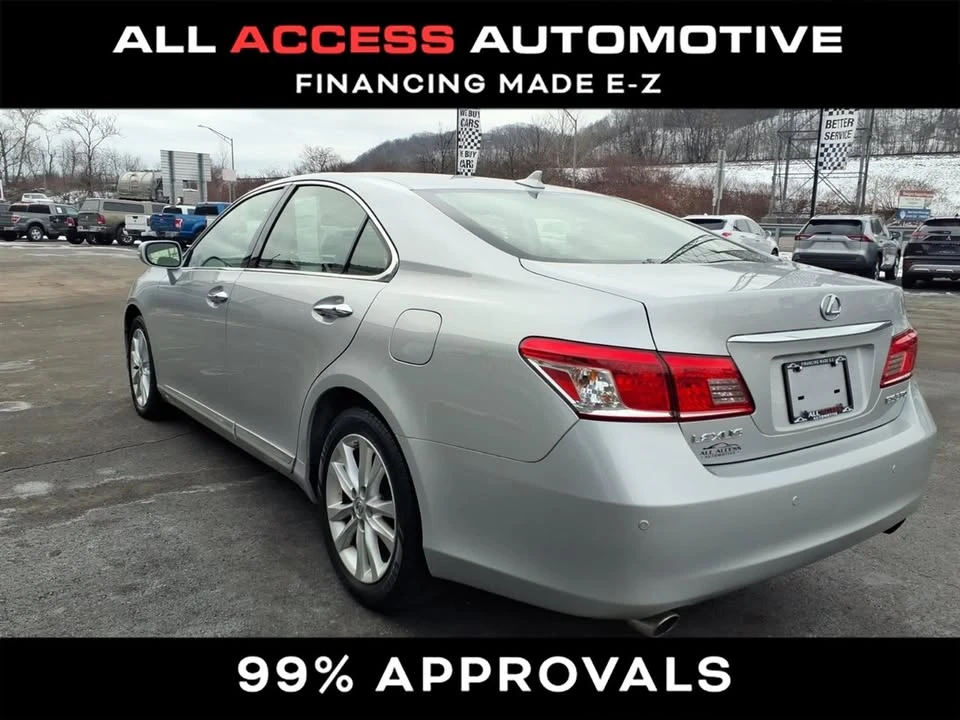 2010 Lexus ES 5th Gen - Image 3 of 15
