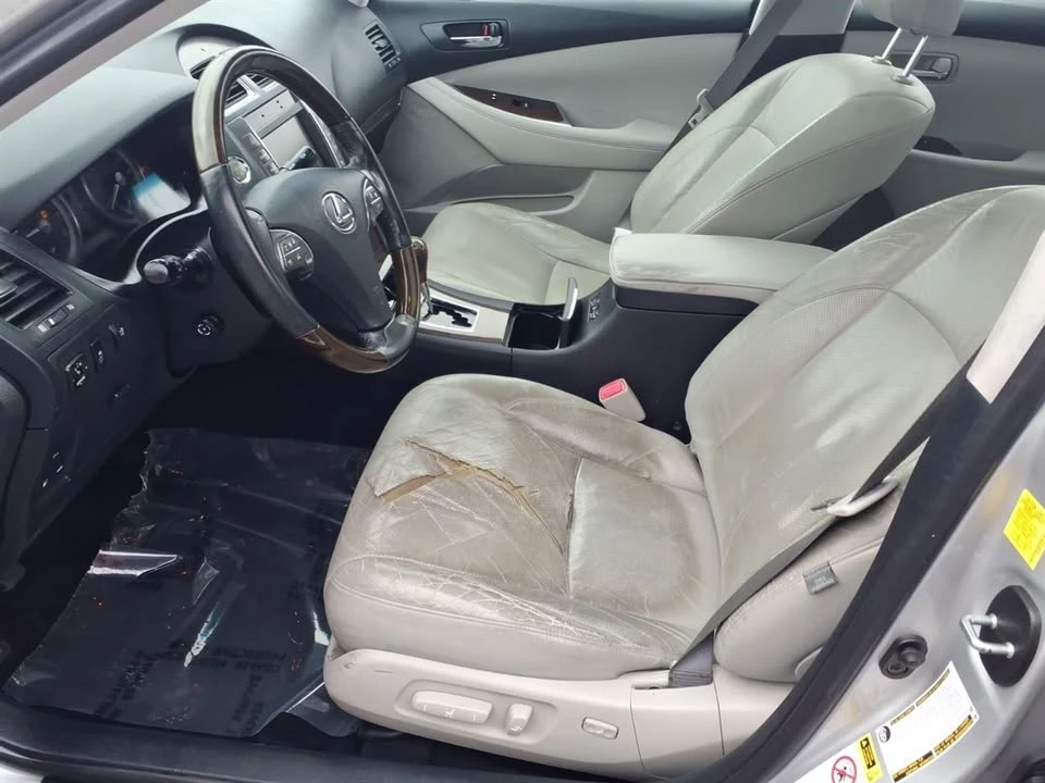 2010 Lexus ES 5th Gen - Image 5 of 15