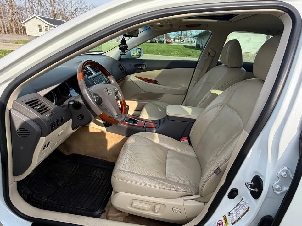2010 Lexus ES 5th Gen - Image 14 of 17