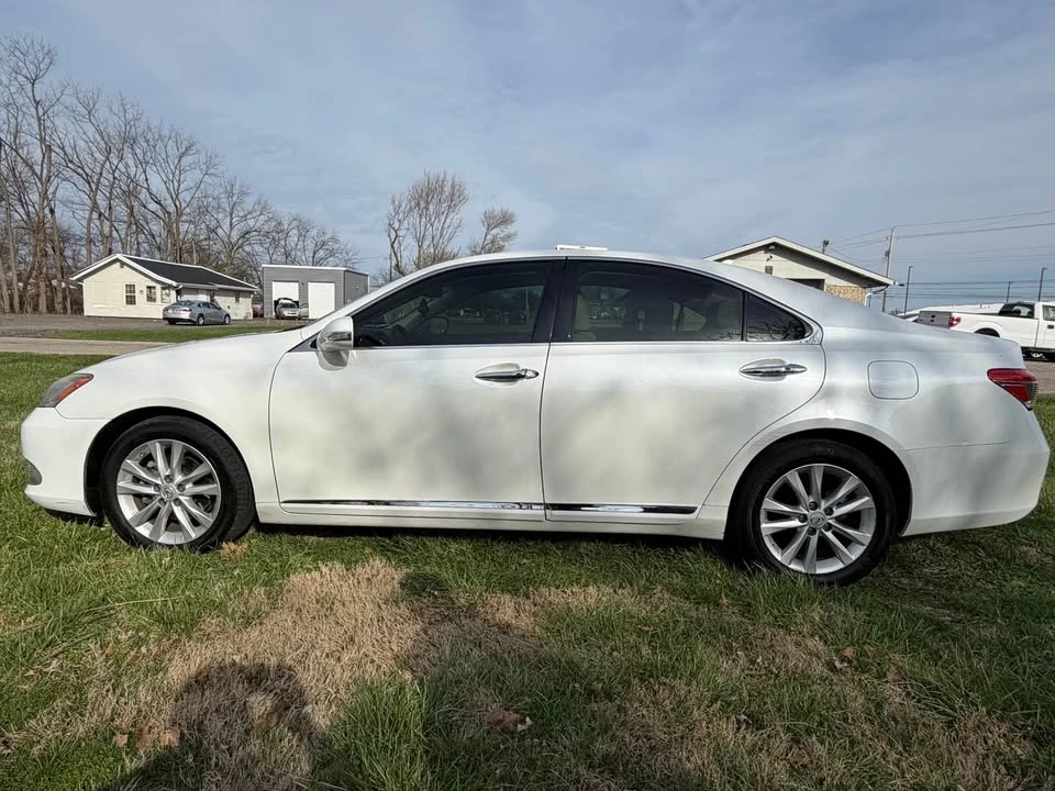 2010 Lexus ES 5th Gen - Image 7 of 17