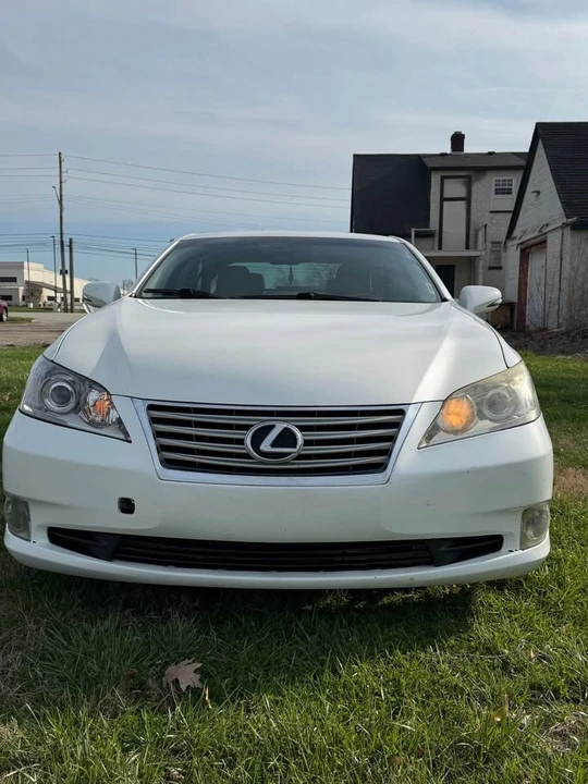 2010 Lexus ES 5th Gen - Image 4 of 17