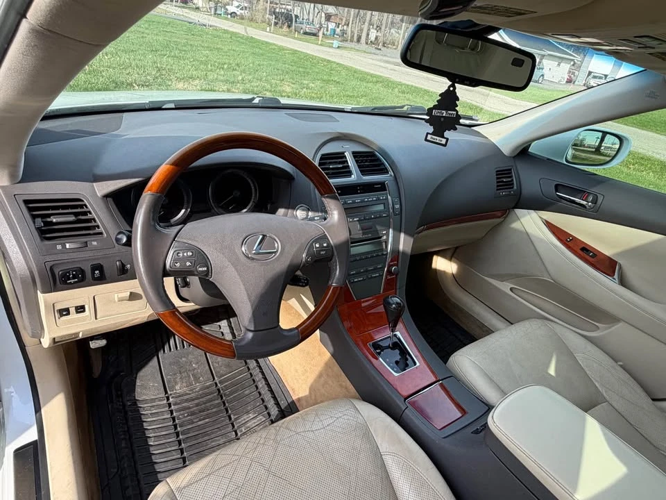 2010 Lexus ES 5th Gen - Image 12 of 17