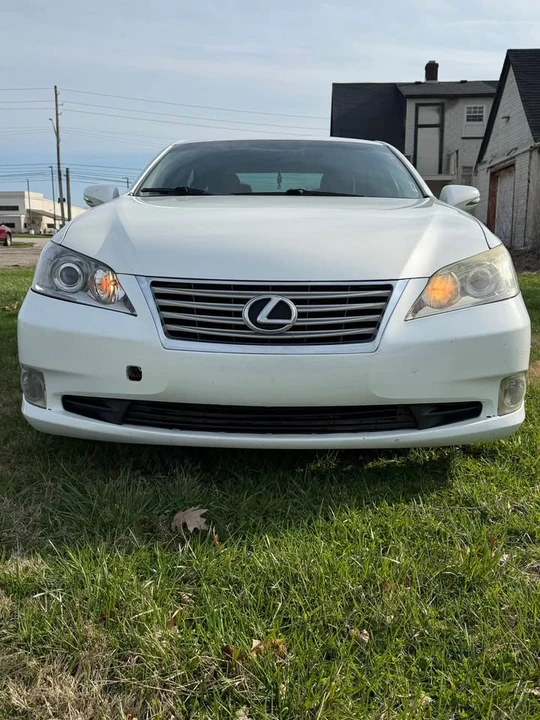 2010 Lexus ES 5th Gen - Image 3 of 17