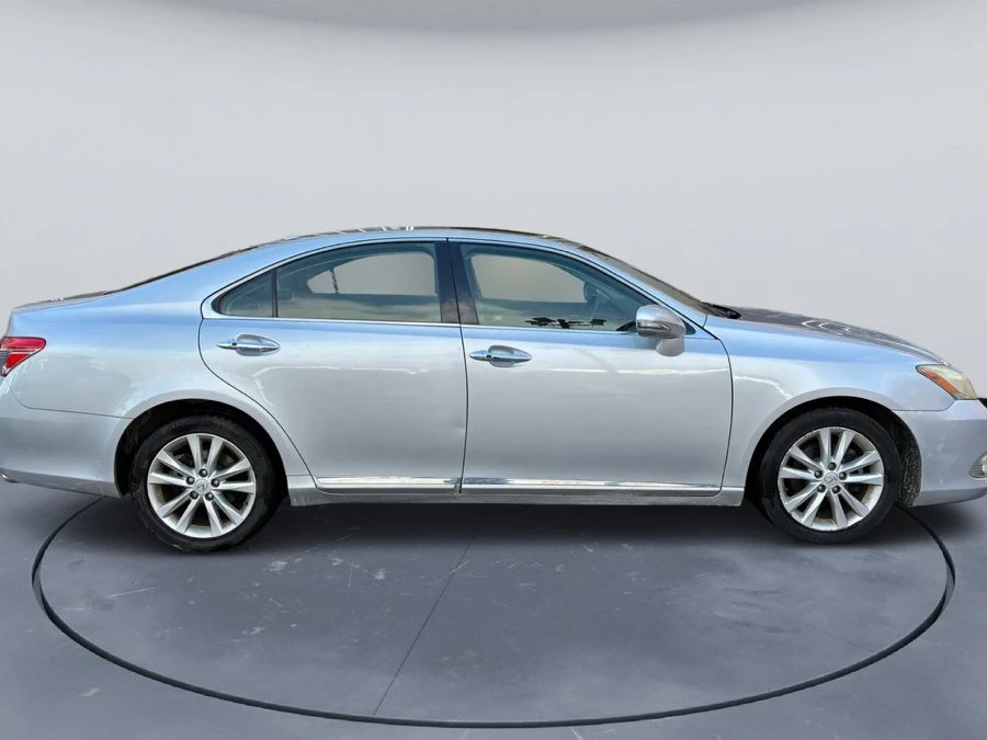 2010 Lexus ES 5th Gen - Image 3 of 5