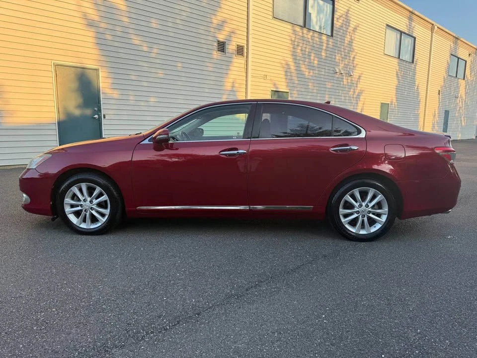 2010 Lexus ES 5th Gen - Image 7 of 13