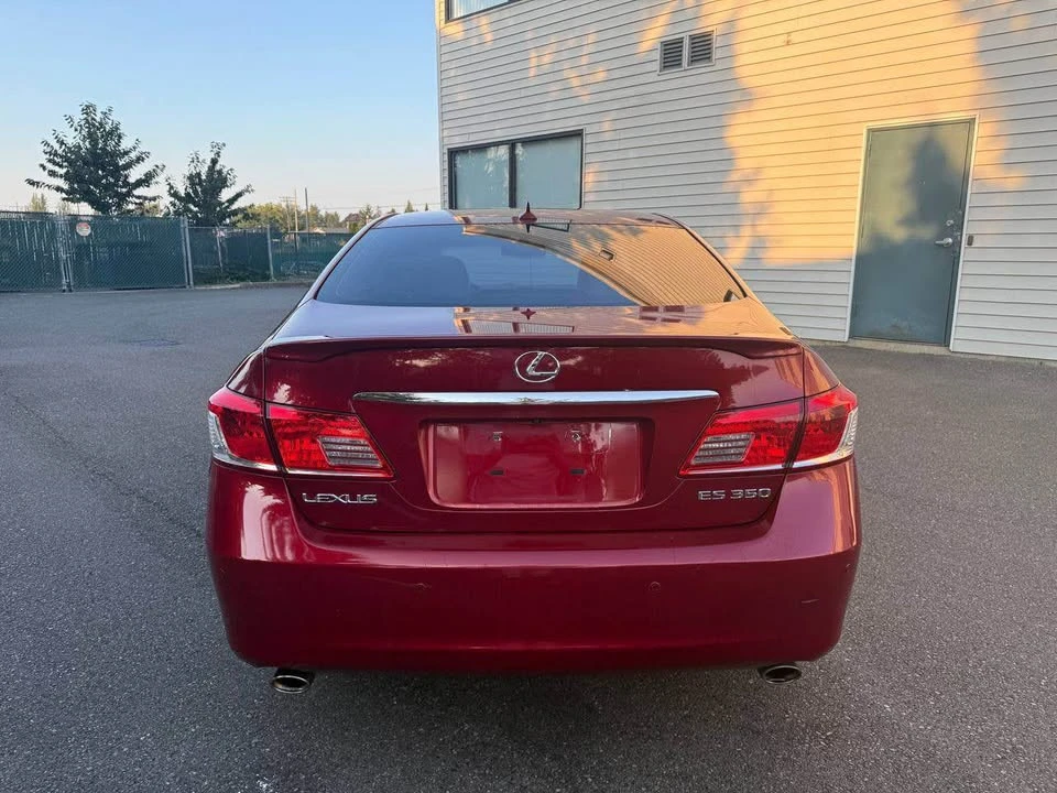 2010 Lexus ES 5th Gen - Image 5 of 13