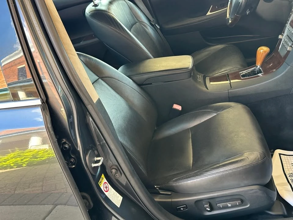 2010 Lexus ES 5th Gen - Image 13 of 19