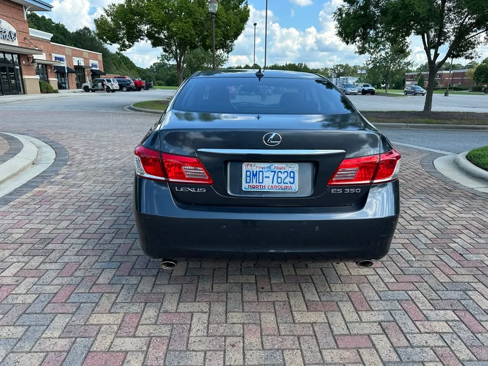 2010 Lexus ES 5th Gen - Image 6 of 19