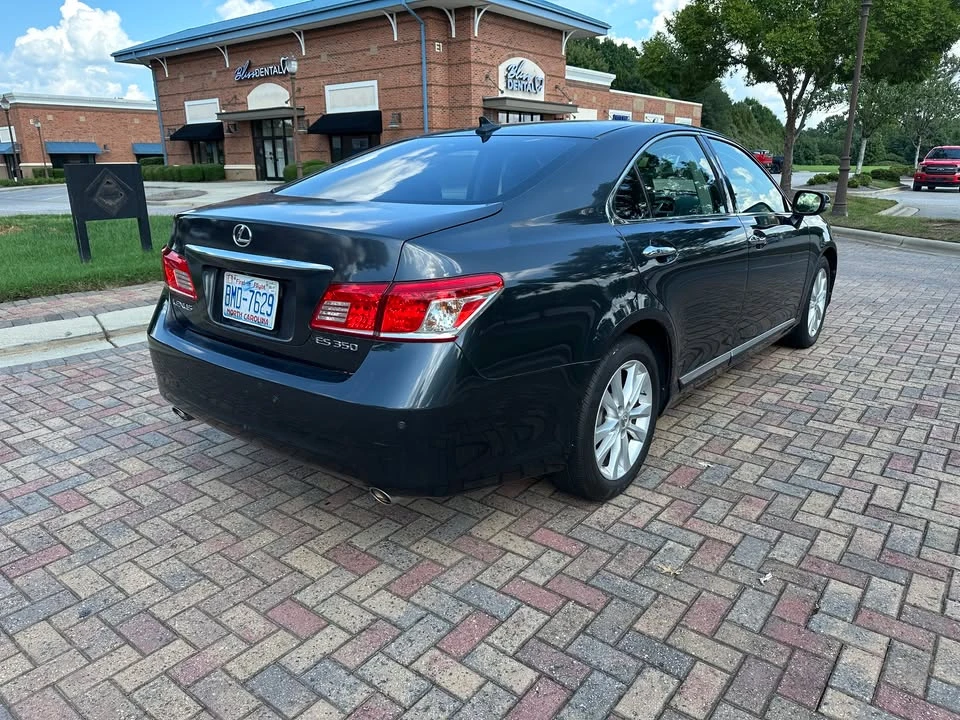 2010 Lexus ES 5th Gen - Image 5 of 19