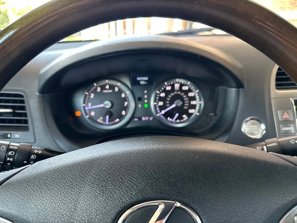 2010 Lexus ES 5th Gen - Image 14 of 19