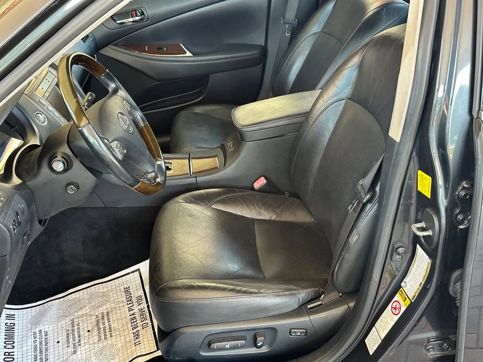 2010 Lexus ES 5th Gen - Image 12 of 17