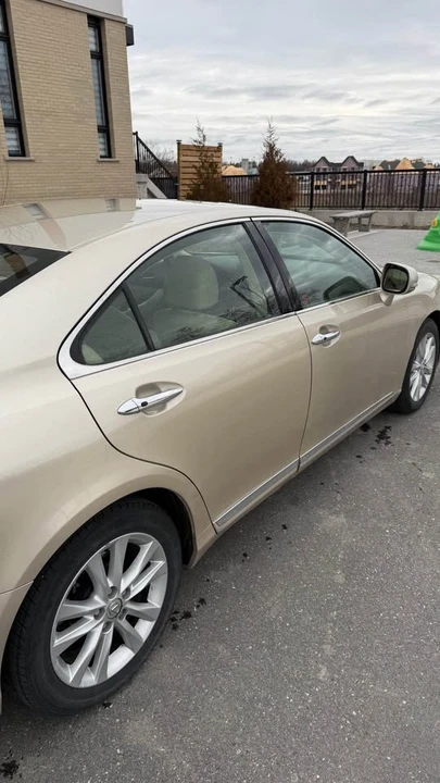 2010 Lexus ES 5th Gen - Image 7 of 17