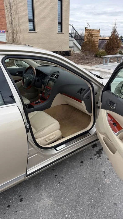 2010 Lexus ES 5th Gen - Image 10 of 17