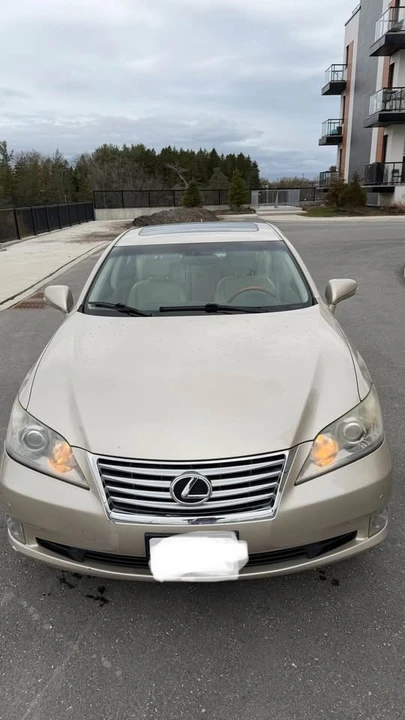 2010 Lexus ES 5th Gen - Image 2 of 17