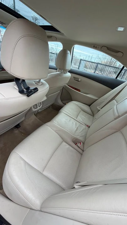 2010 Lexus ES 5th Gen - Image 13 of 17