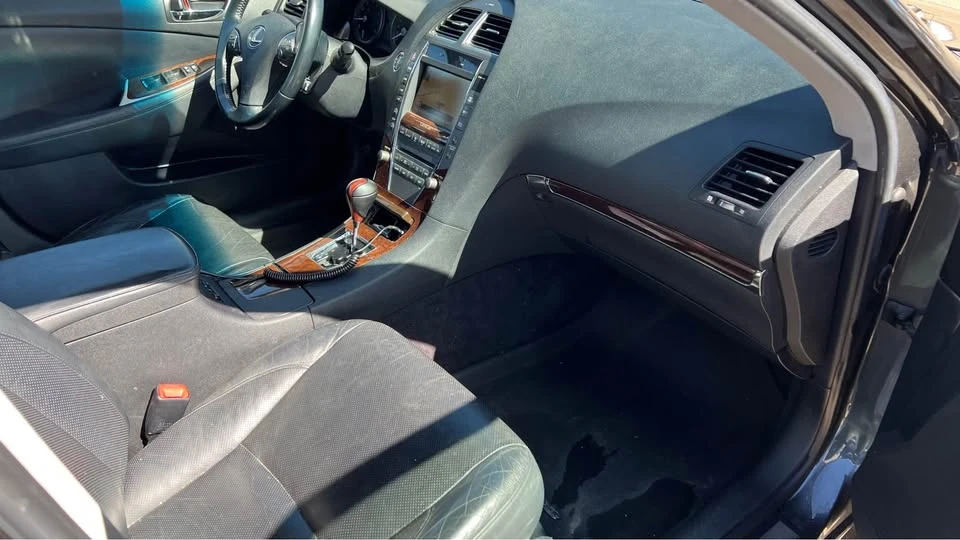 2010 Lexus ES 4th Gen - Image 9 of 13