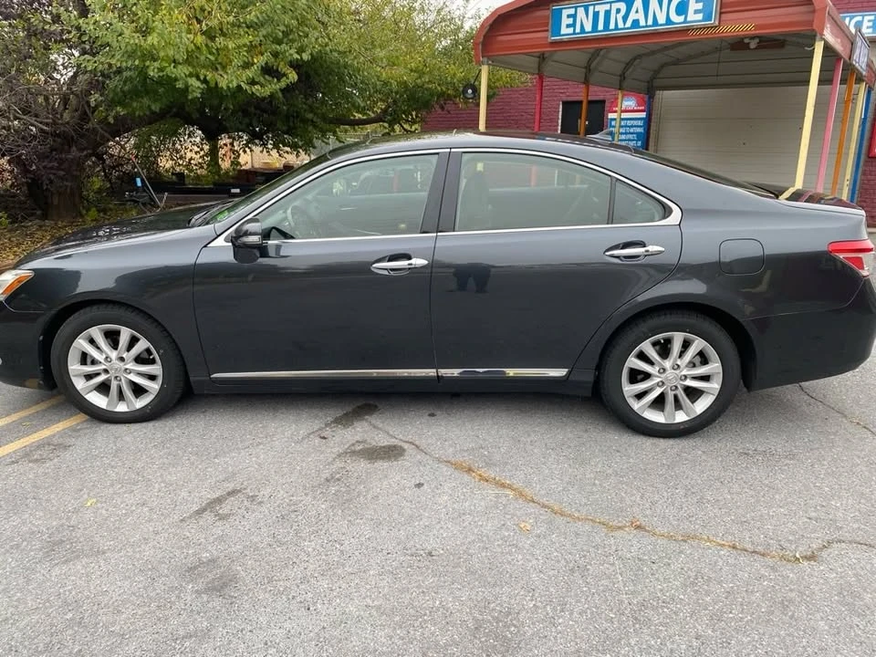 2010 Lexus ES 5th Gen - Image 4 of 14