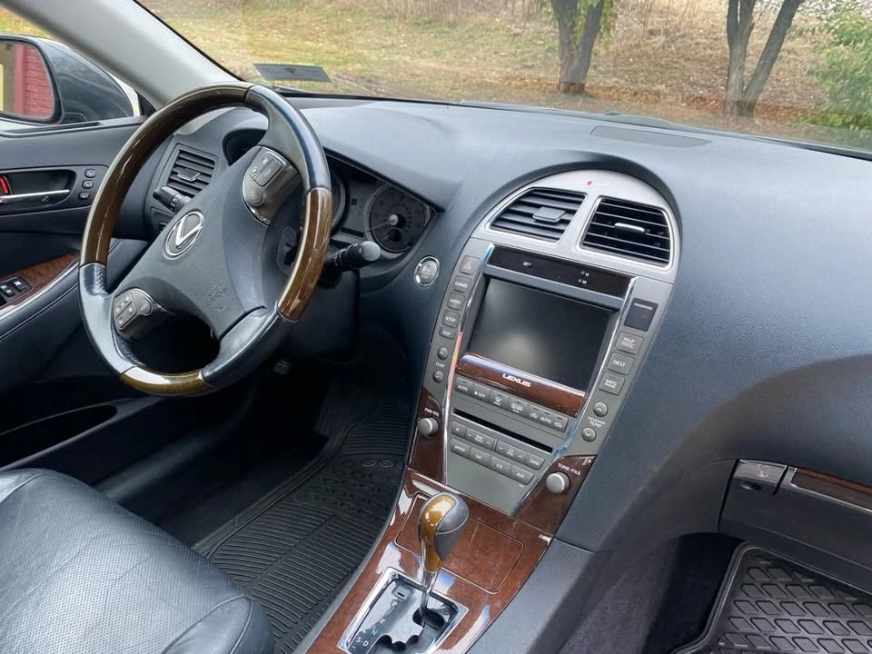 2010 Lexus ES 5th Gen - Image 9 of 14