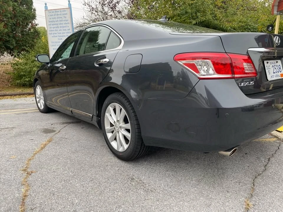 2010 Lexus ES 5th Gen - Image 5 of 14