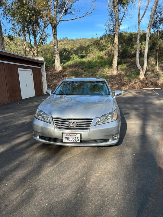 2010 Lexus ES 5th Gen - Image 3 of 12