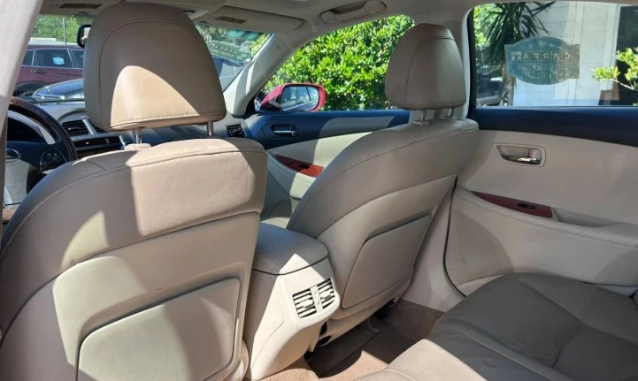 2010 Lexus ES 5th Gen - Image 8 of 10