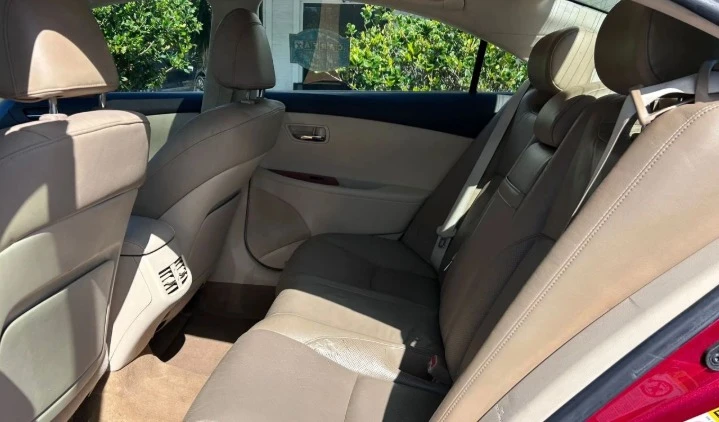 2010 Lexus ES 5th Gen - Image 10 of 10