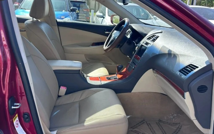 2010 Lexus ES 5th Gen - Image 7 of 10