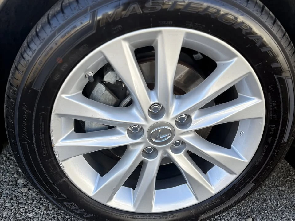 2010 Lexus ES 4th Gen - Image 15 of 20