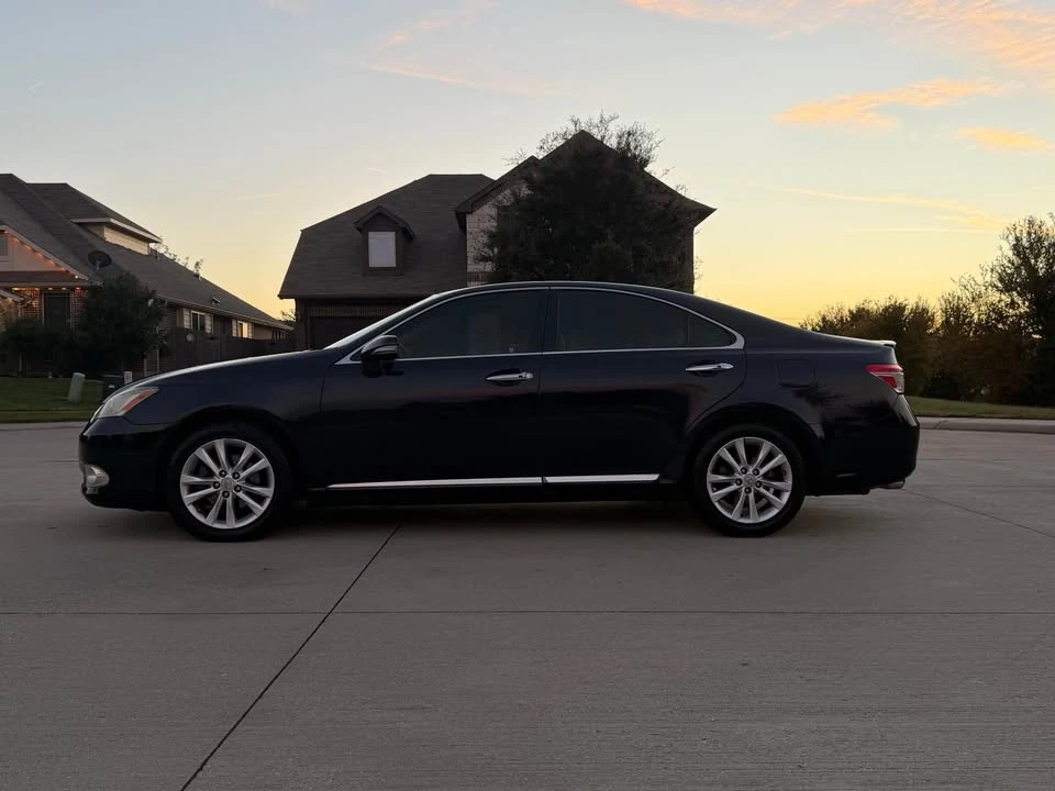 2010 Lexus ES 5th Gen - Image 9 of 13